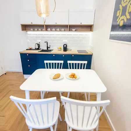 Luxury In Centre Apartment *